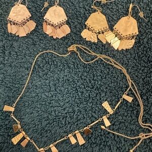 Kendra Scott necklace and earring set